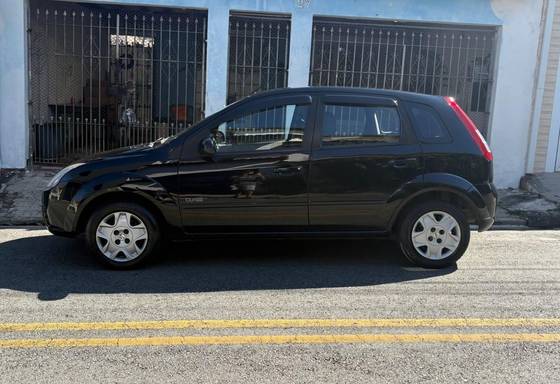 FORD FIESTA 1.6 MPI CLASS HATCH 8V FLEX 4P MANUAL FORD FIESTA 1.6 MPI CLASS HATCH 8V FLEX 4P MANUAL